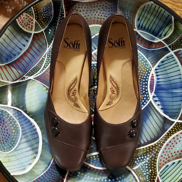 Sofft Shoes - Sofft Brown Pumps w/Button Embellishments